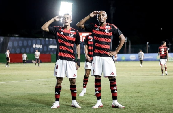 ‘Esquecidos’ no Flamengo, Matheus Gonçalves e Lorran brilham no sub-20