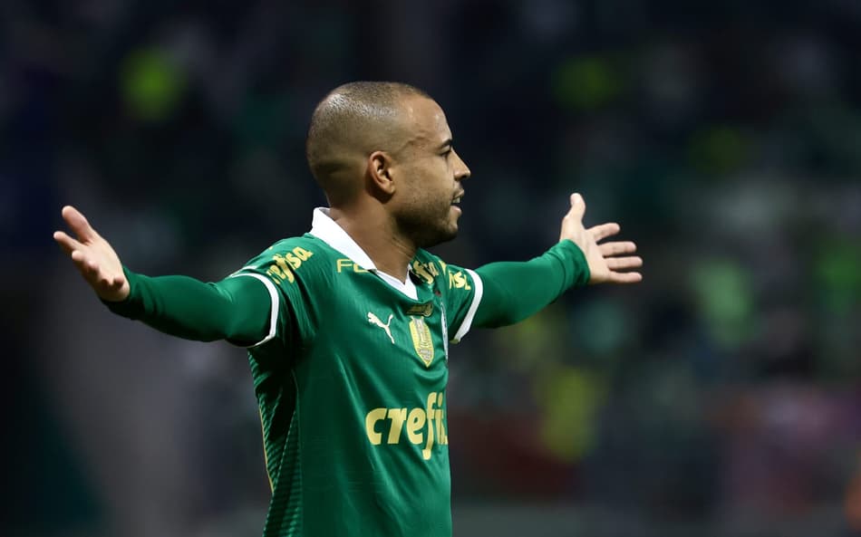 Grêmio entra na briga para contratar Mayke, lateral do Palmeiras