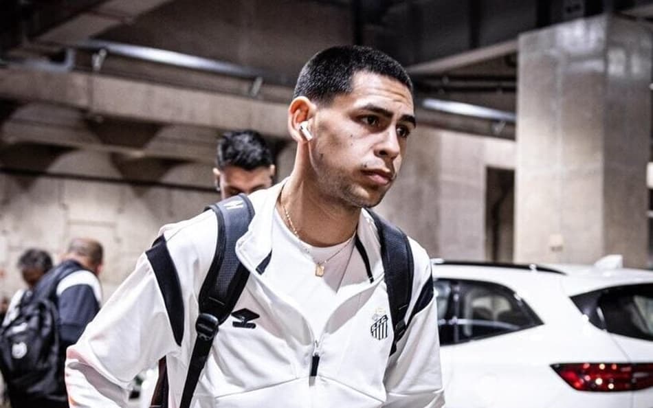 Gustavo Caballero é regularizado no BID e pode estrear pelo Santos contra o Sport
