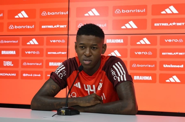 Internacional tenta efeito suspensivo para ter zagueiro contra o Vitória