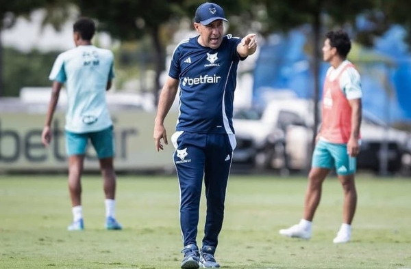 Jardim deve mexer em duas posições no Cruzeiro para enfrentar o Flu
