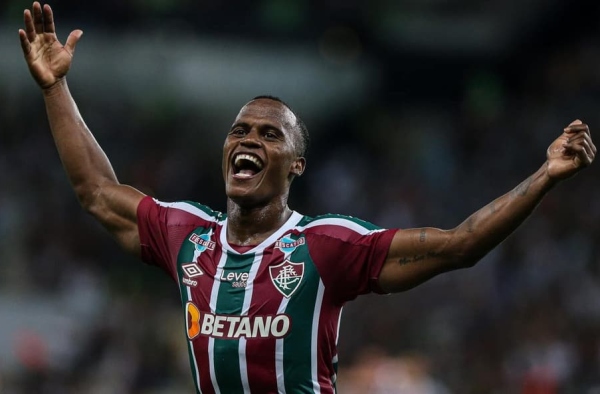 Jhon Arias explica saída do Fluminense e promete retorno: ‘Um dia vou voltar’
