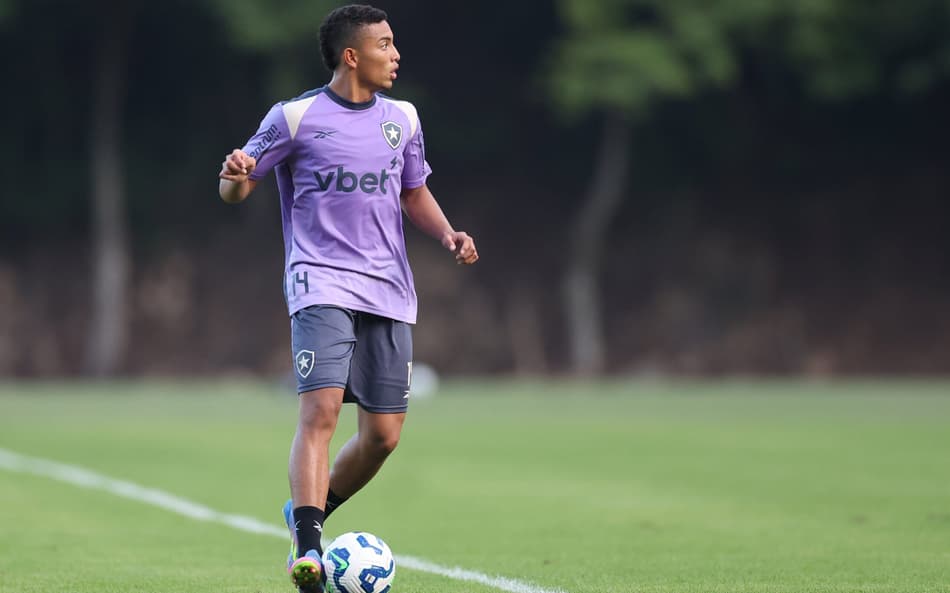 Jordan Barrera é regularizado e pode estrear pelo Botafogo