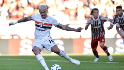 Luciano acerta, erra, sente: jogador se torna amuleto da torcida do São Paulo