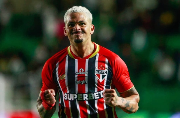 Luciano exalta vitória do São Paulo, mas é direto: ‘Seguir com os pés no chão’
