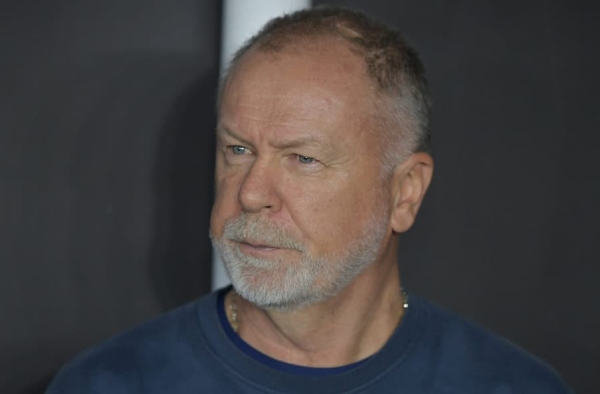 Mano Menezes briga com os fatos após empate do Grêmio com o Vasco