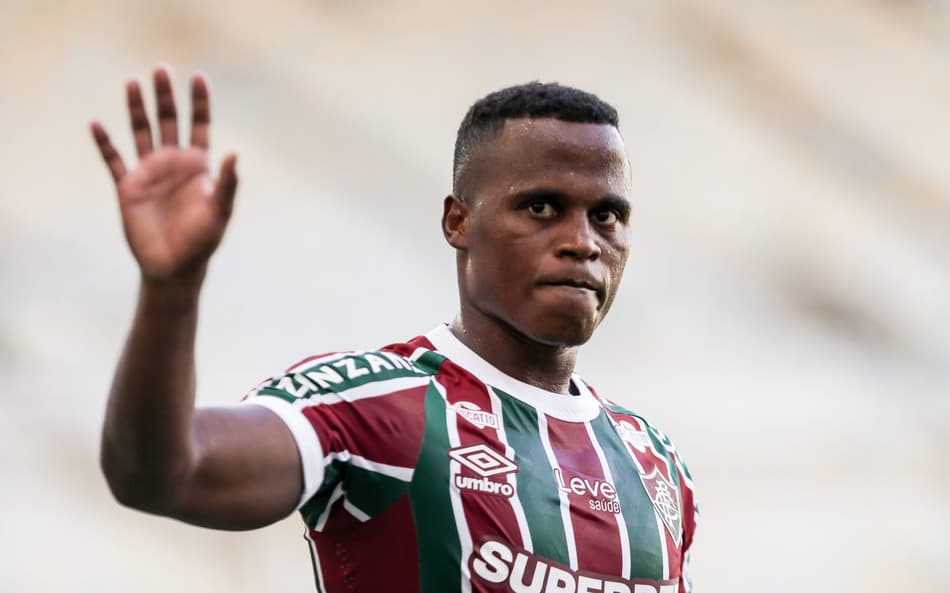 Mário Bittencourt revela investida do Palmeiras e explica saída de Arias do Fluminense