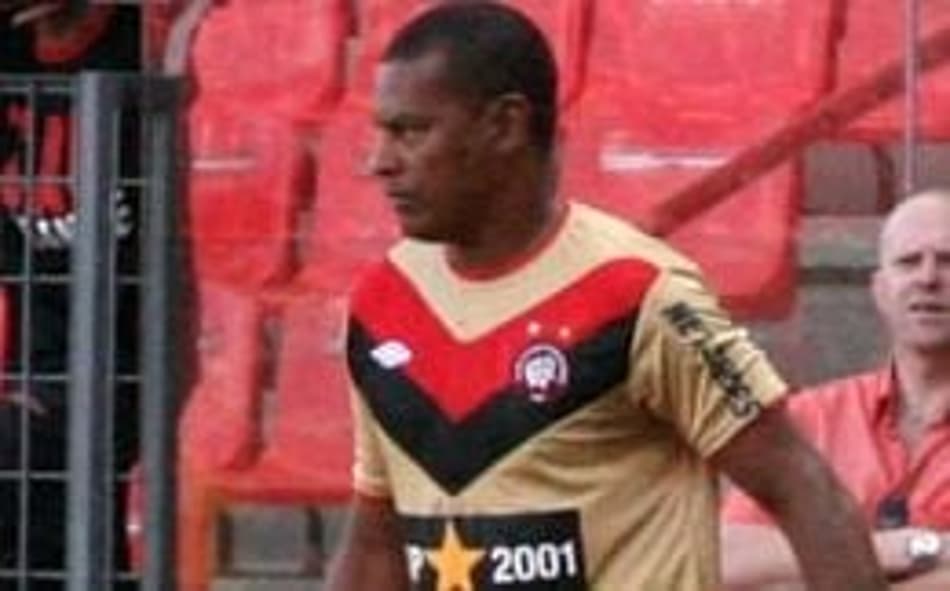 Morre Flávio Pantera, ídolo do Athletico-PR e do Paraná Clube, aos 54 anos