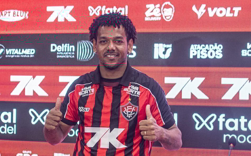 Novo reforço do Vitória, Romarinho explica relação com Carille e provoca Palmeiras