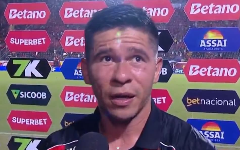 Osvaldo explica discussão em Vitória x Bragantino: ‘Peço desculpas’