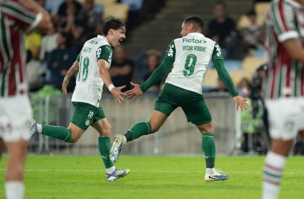 Palmeiras fica longe da perfeição, mas é letal e vence o Fluminense