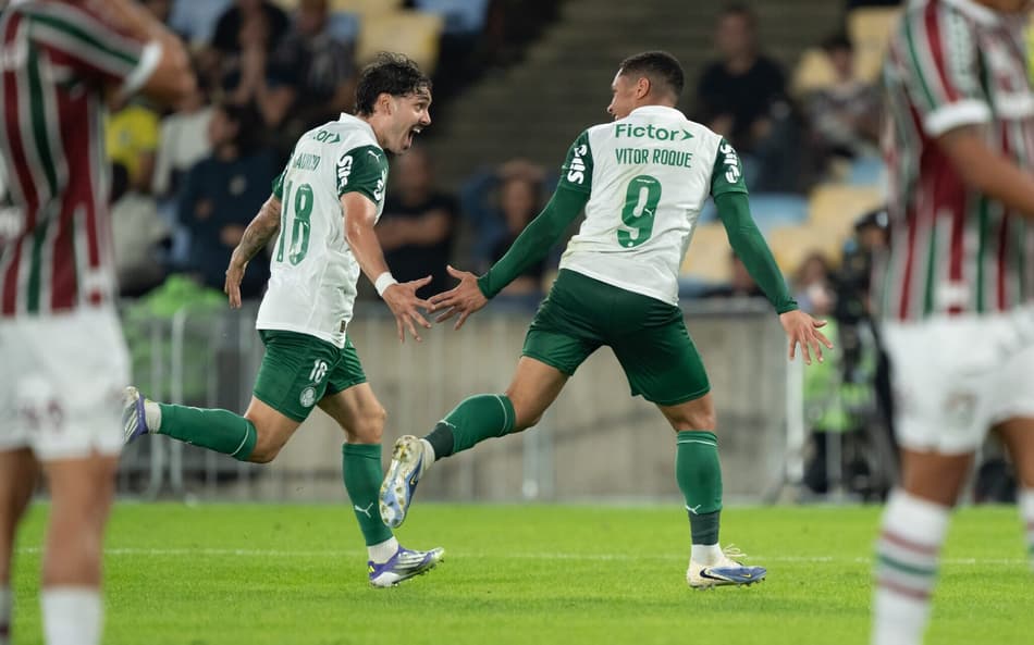 Palmeiras fica longe da perfeição, mas é letal e vence o Fluminense