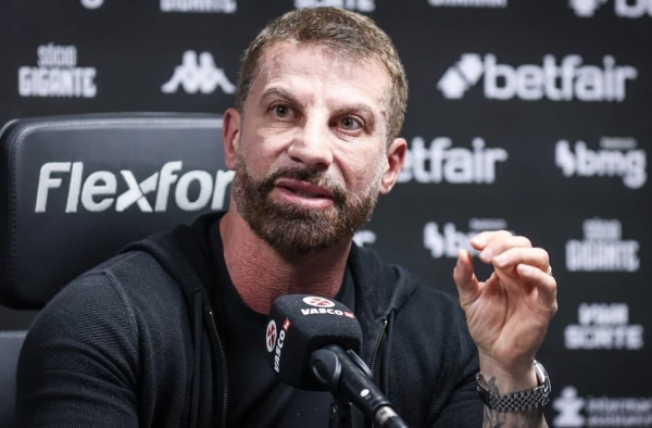 Pedrinho concede coletiva em meio ao momento mais turbulento como presidente do Vasco