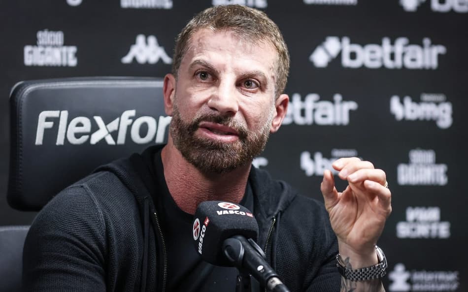 Pedrinho concede coletiva em meio ao momento mais turbulento como presidente do Vasco