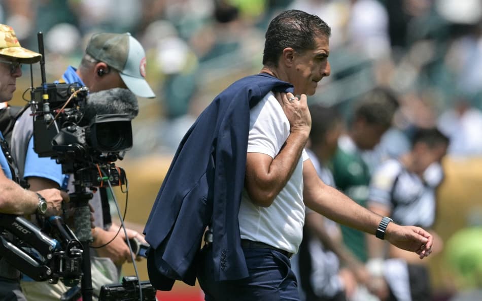 Renato Paiva nega que Textor tenha tentado interferir na escalação do Botafogo
