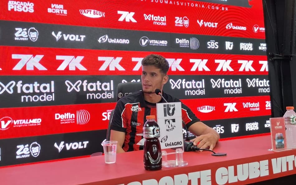 Rúben Rodrigues revela início tardio no futebol e vê Vitória à frente de europeus