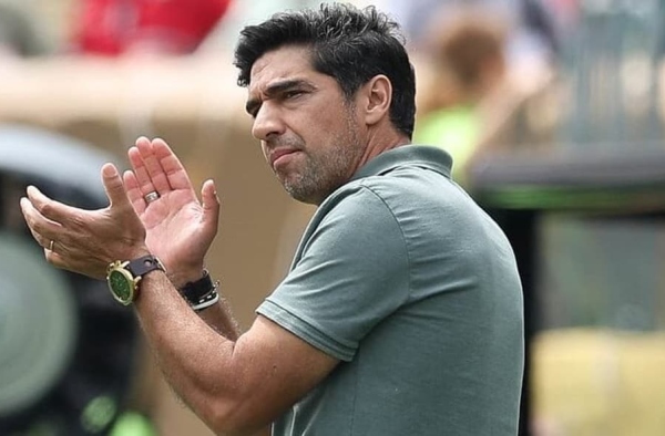 Saída de Estêvão pode abrir espaço para jogadores com menos chance no Palmeiras