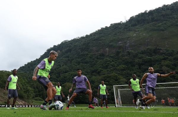 Saídas e novo trabalho: como o Botafogo retorna à temporada após o Mundial