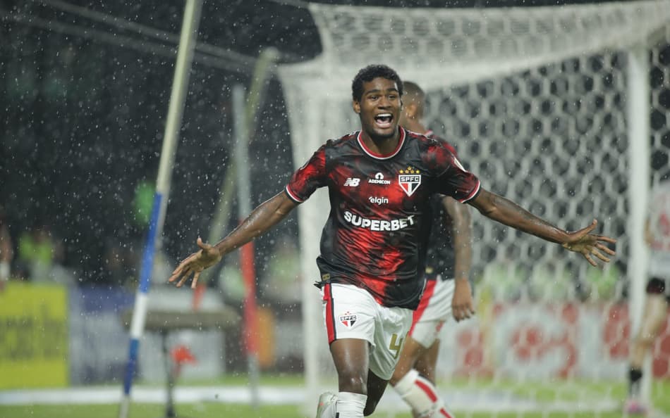 São Paulo tem dúvida na escalação para enfrentar o Flamengo