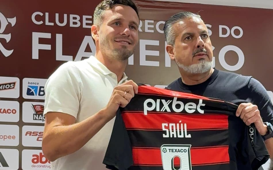 Saúl é apresentado pelo Flamengo e relembra passado com Filipe Luís: ‘O jogador demonstrava traços de treinador’