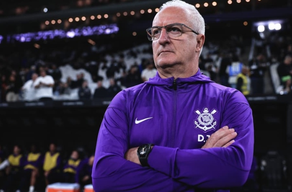 Torcedores mandam recado para Dorival após jogo do Corinthians no Brasileirão