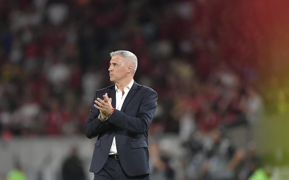 Vai dar tempo do Crespo dar um jeito no São Paulo? Vote e veja o resultado