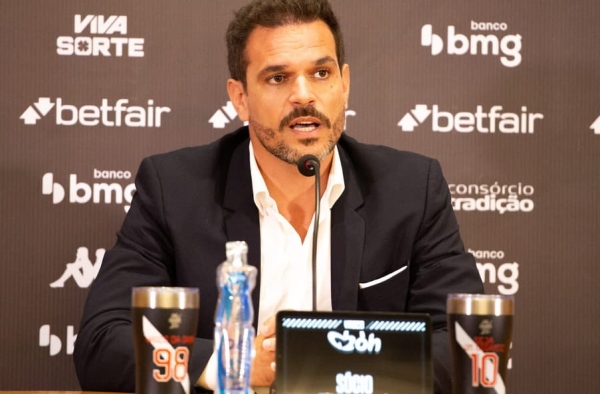 Vão sair de graça? Vasco tem lista com seis jogadores que podem assinar pré-contrato