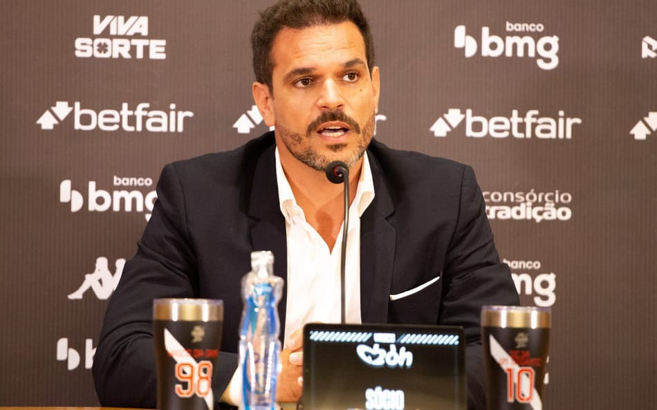 Vão sair de graça? Vasco tem lista com seis jogadores que podem assinar pré-contrato
