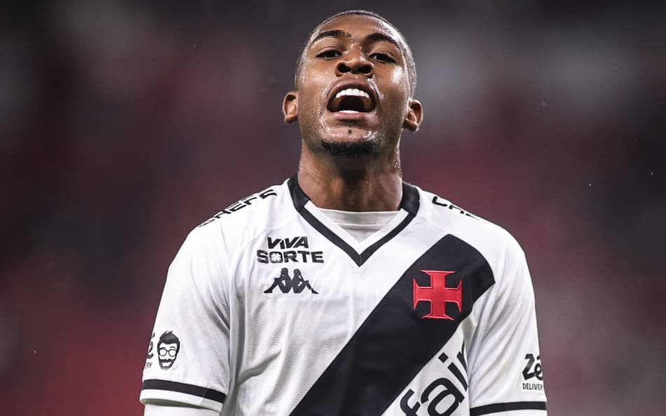 Vasco emite nota sobre a arbitragem contra o Inter: ‘Futebol se decide na bola, não no apito’