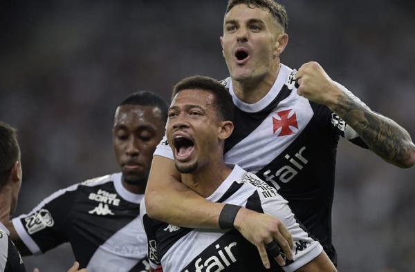 Vegetti e João Victor avaliam semanas de preparação do Vasco para sequência da temporada