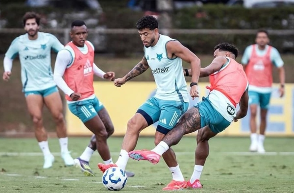 William, do Cruzeiro, avisa: ‘Vou descer a porrada no Marlon’